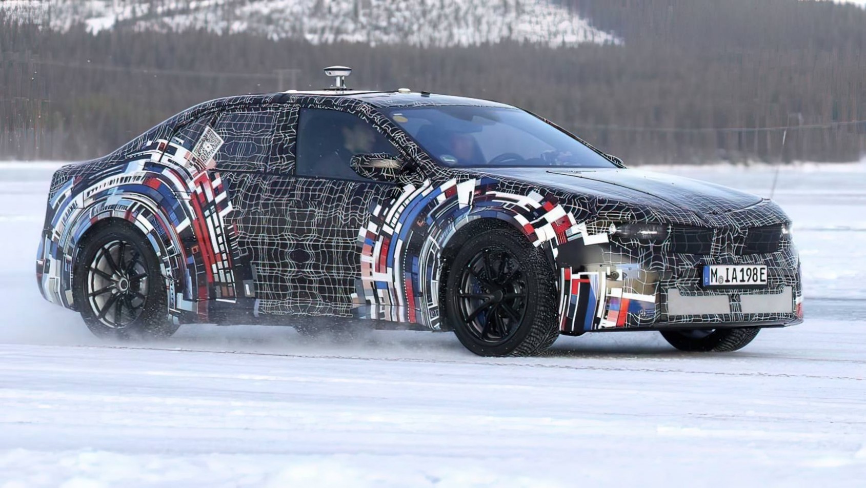 BMW iM3 EV testy zimowe