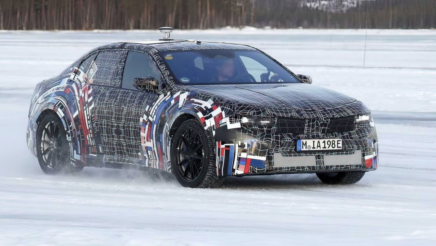 BMW iM3 testy zimowe przód