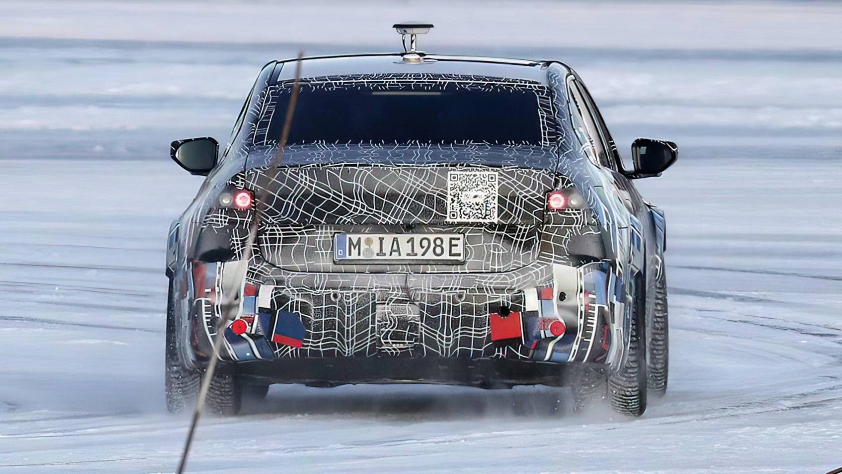 BMW iM3 testy zimowe tył