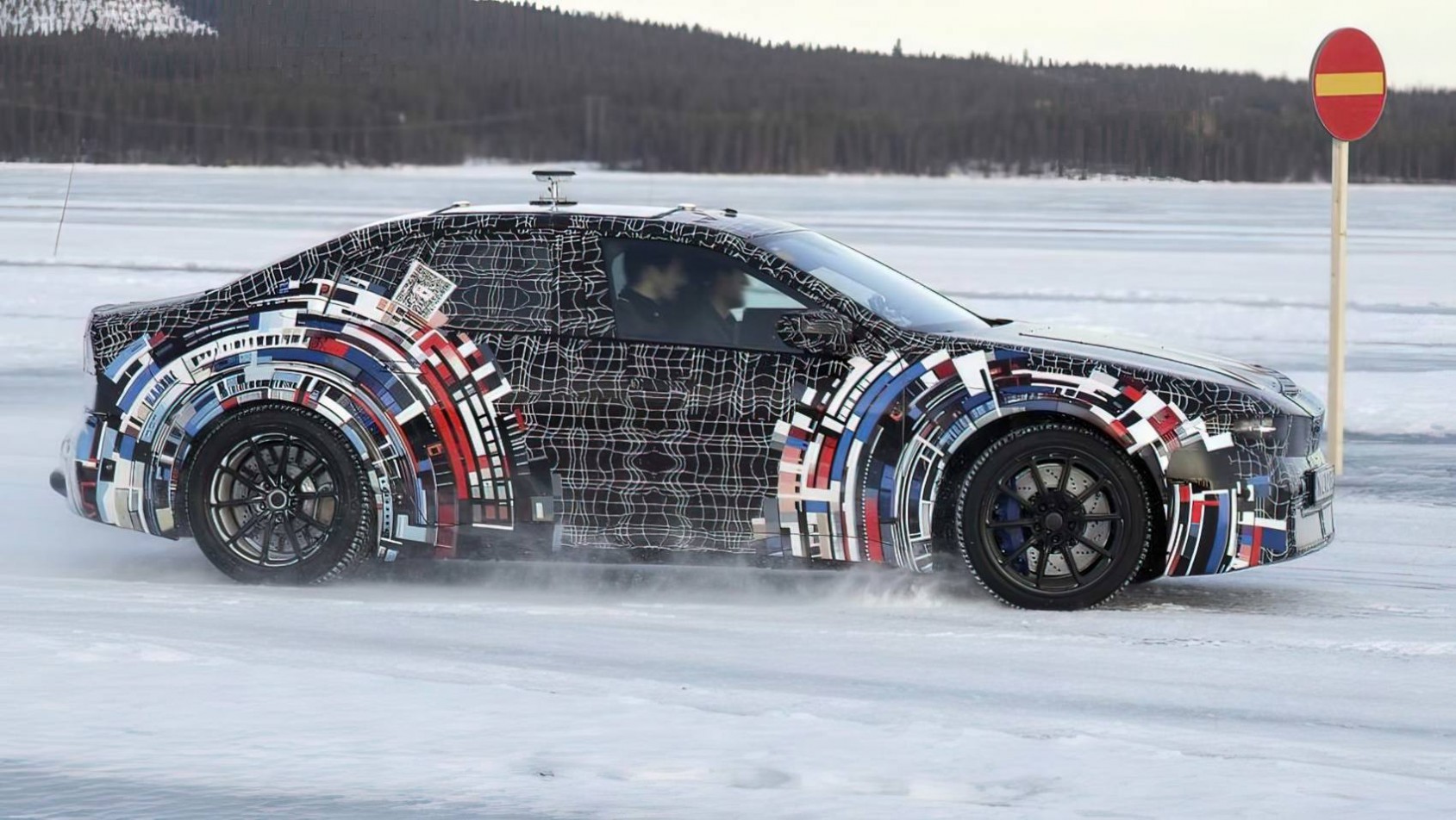 BMW iM3 testy zimowe profil