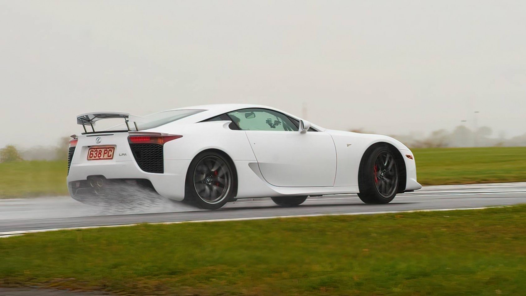 Lexus LFA biały