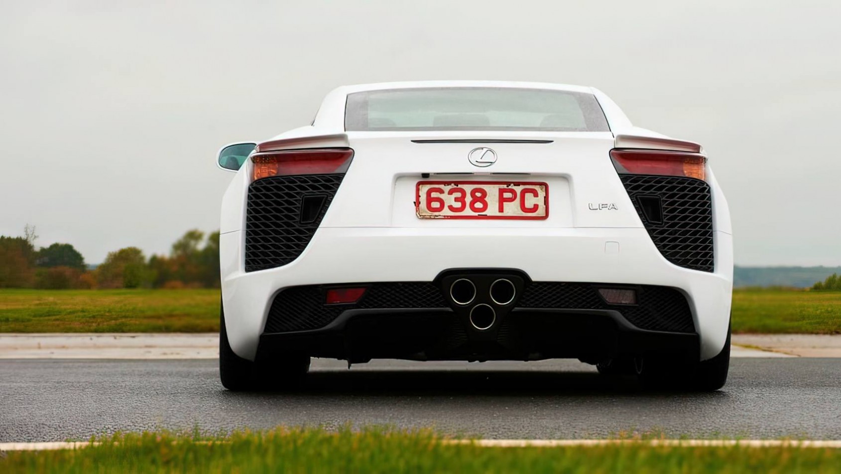 Lexus LFA pas tylny