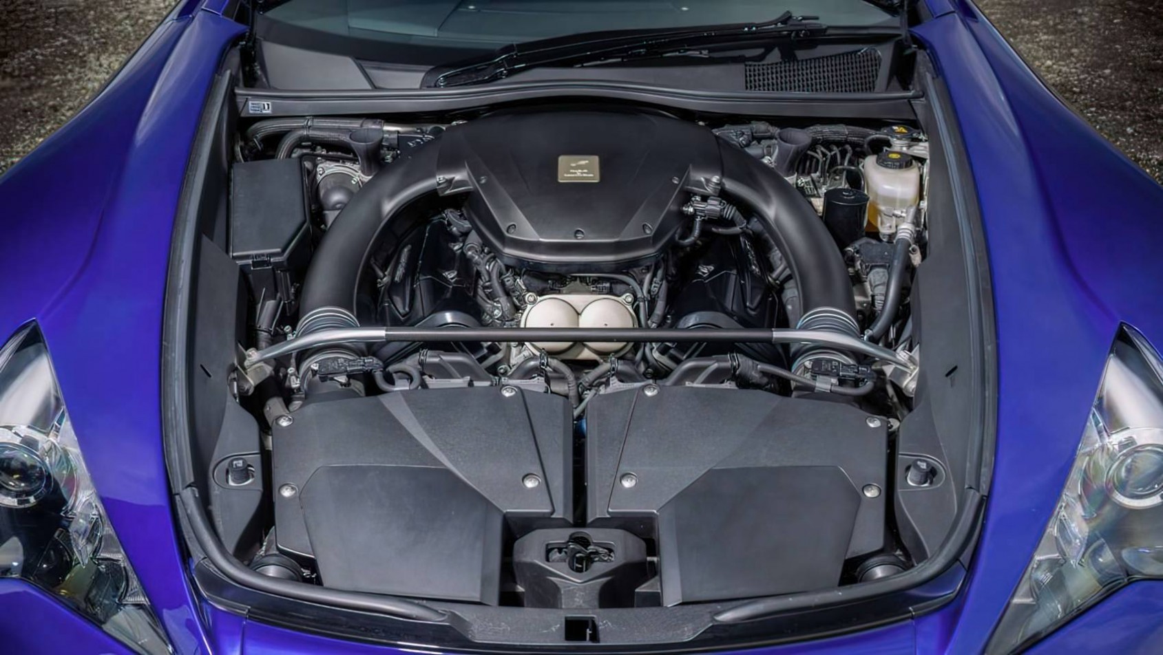 Lexus LFA komora silnika