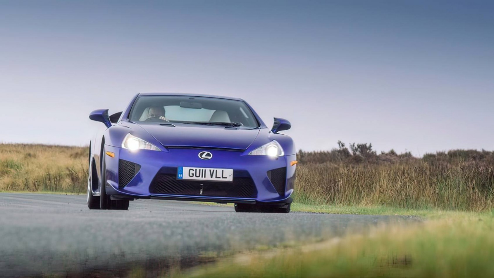 Lexus LFA w zakrętach