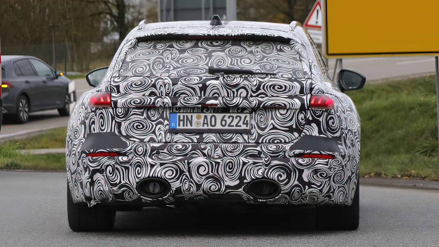 2025 Audi RS5 Avant spyshot tył