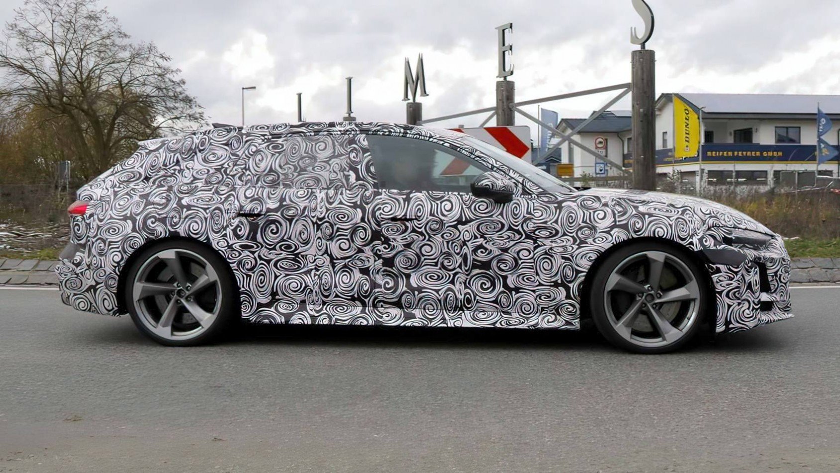 2025 Audi RS5 Avant spyshot kamuflaż