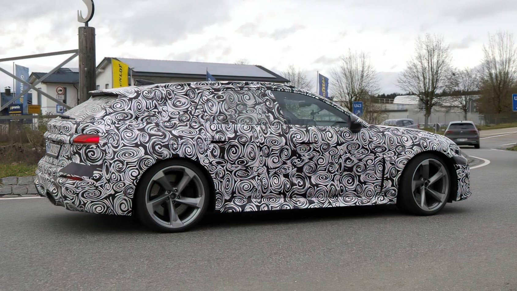 2025 Audi RS5 Avant spyshot sylwetka