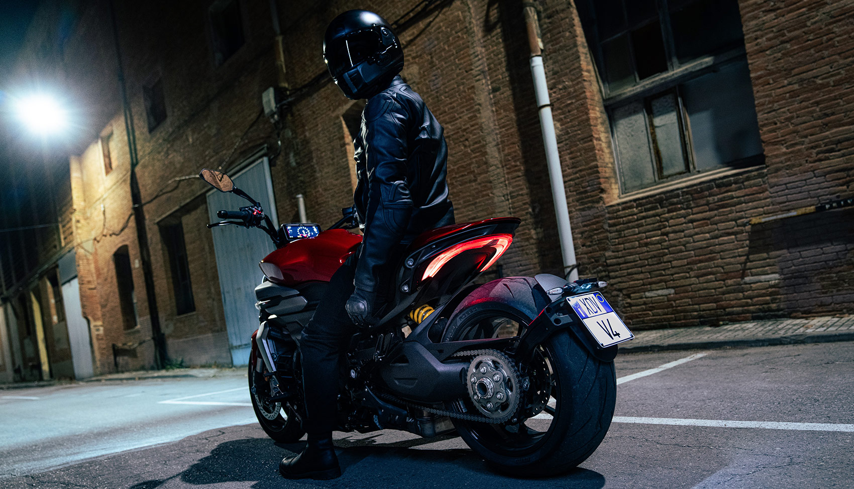Nowy Ducati XDiavel V4 2025 - tył motocykla