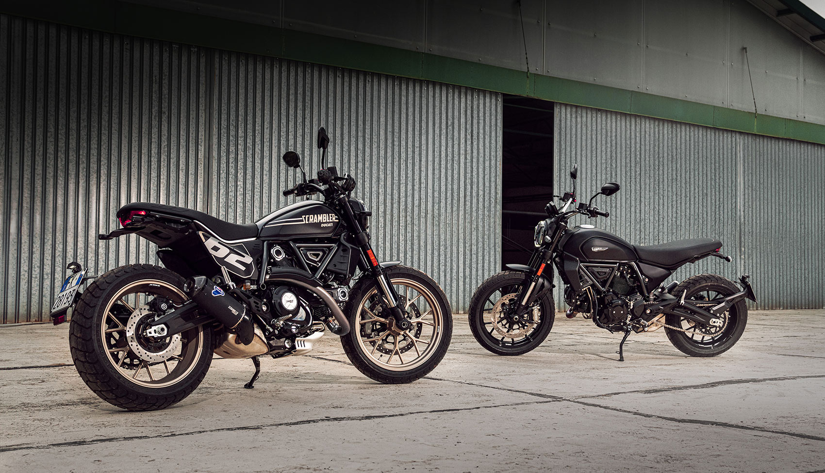 Ducati Scrambler Icon Dark i Full Throttle 2025