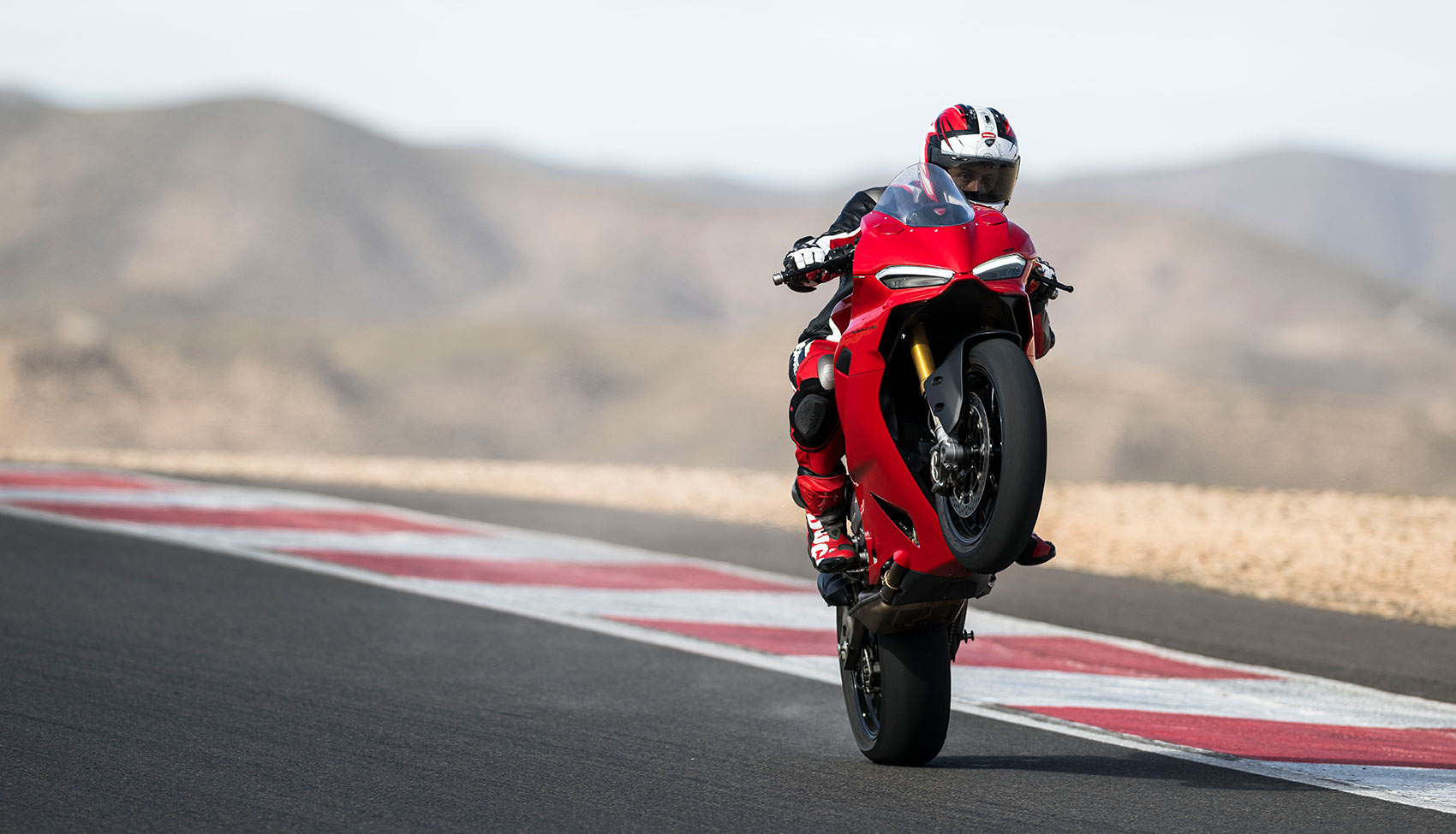 Ducati Panigale V2 2025