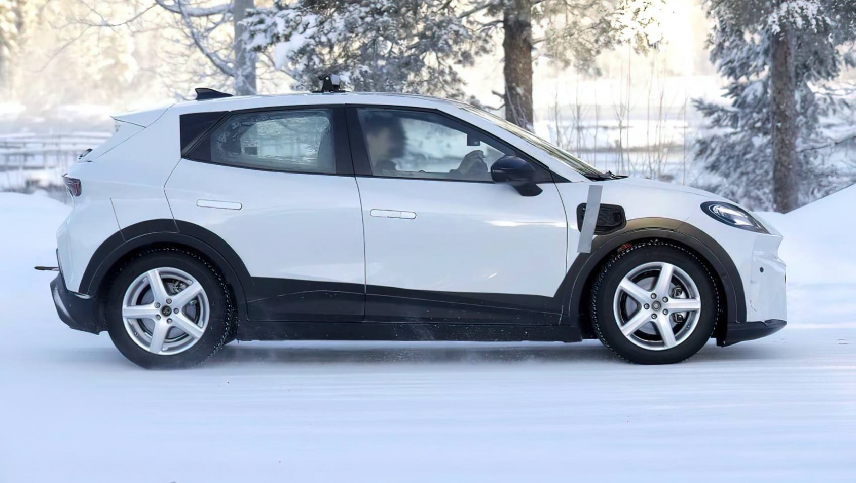 Cupra Raval spyshot sylwetka