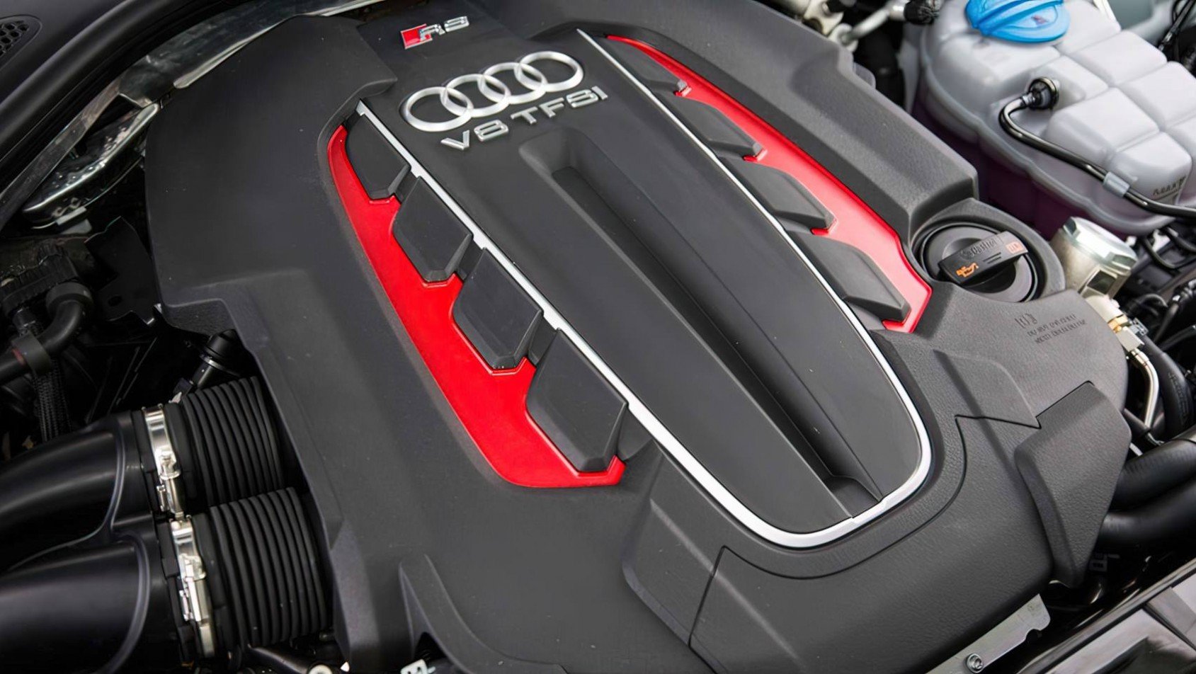 Audi RS6 V8 silnik
