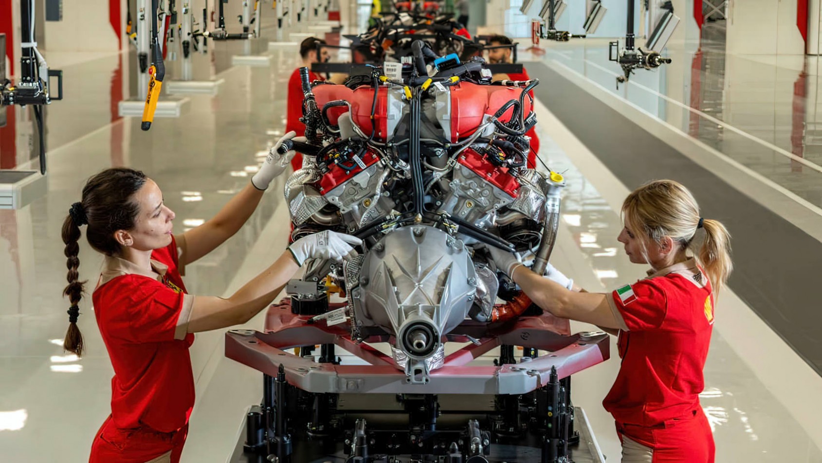 Ferrari e-building zakład silnikowy