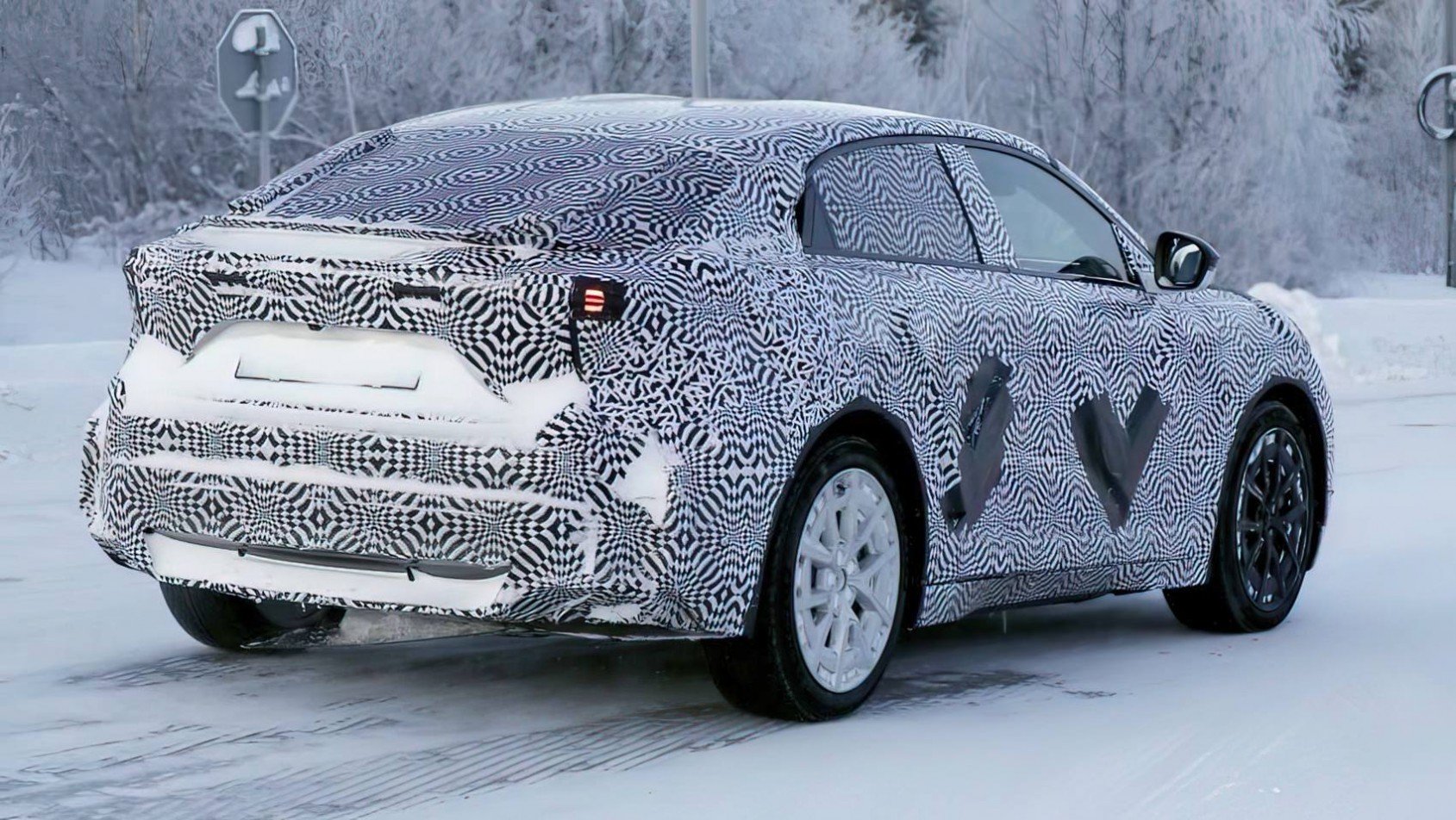 Alpine A390 spyshot testy