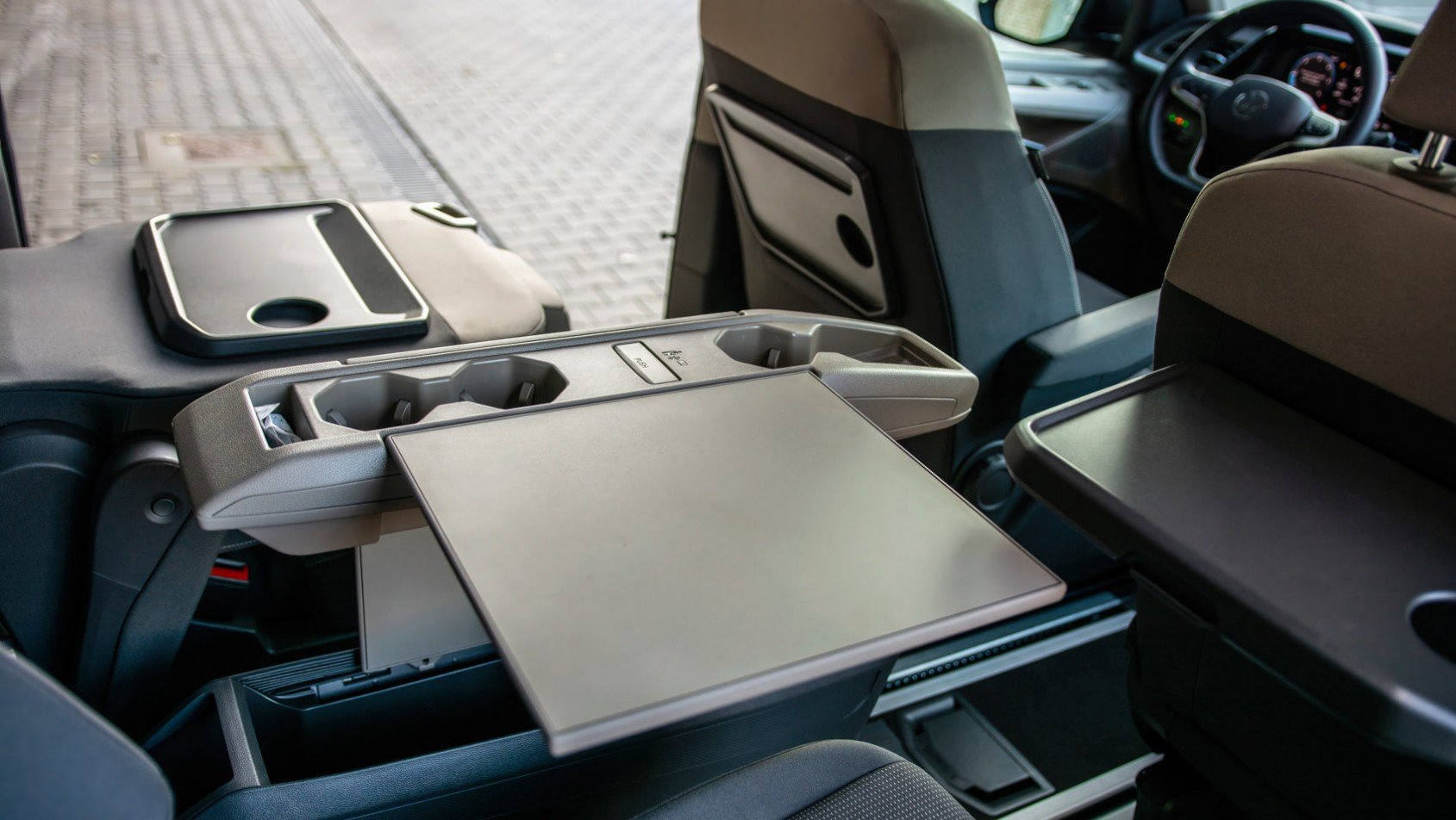 Volkswagen Multivan 2025 Volkswagen Multivan TDI kabina pasażerska