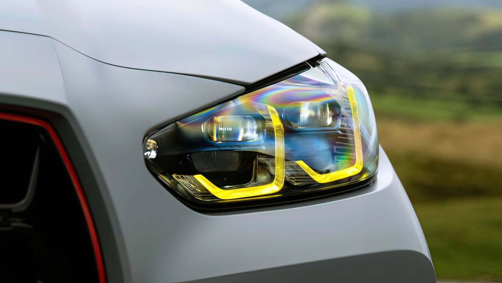 BMW M4 CSL światła LED