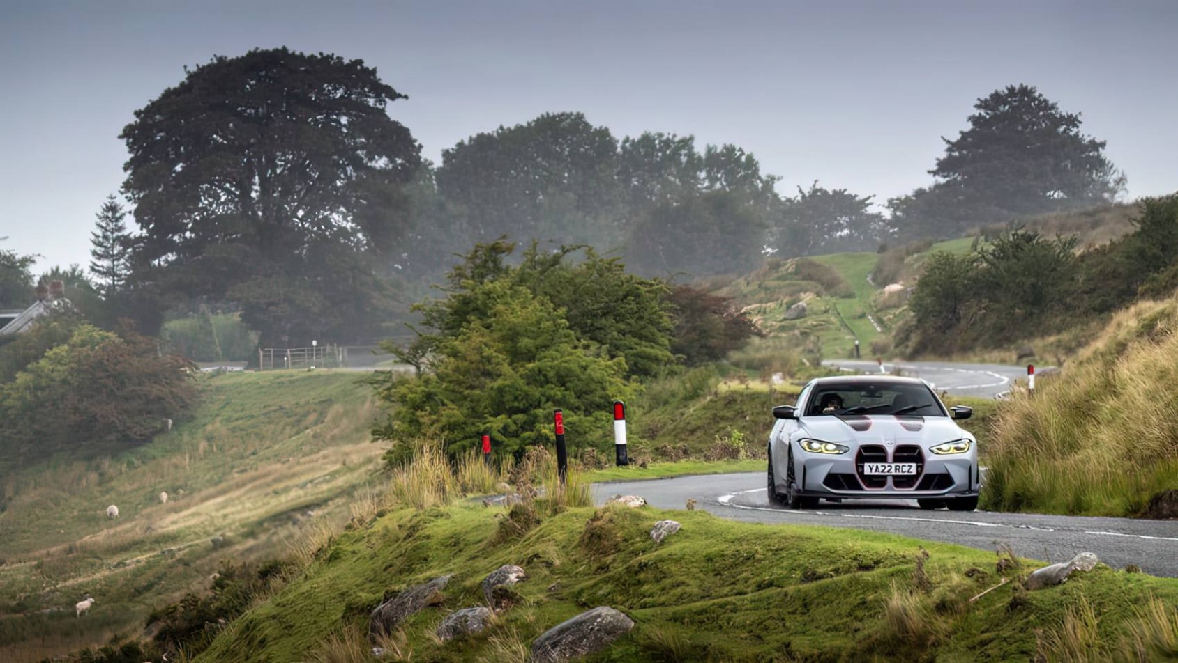 BMW M4 CSL w zakrętach