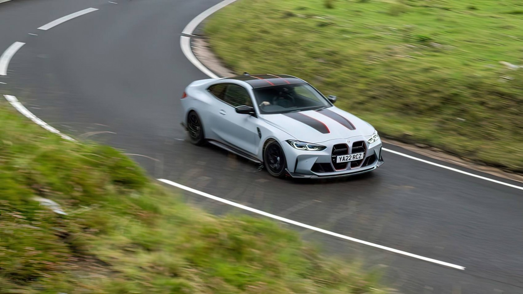 BMW M4 CSL w zakrętach