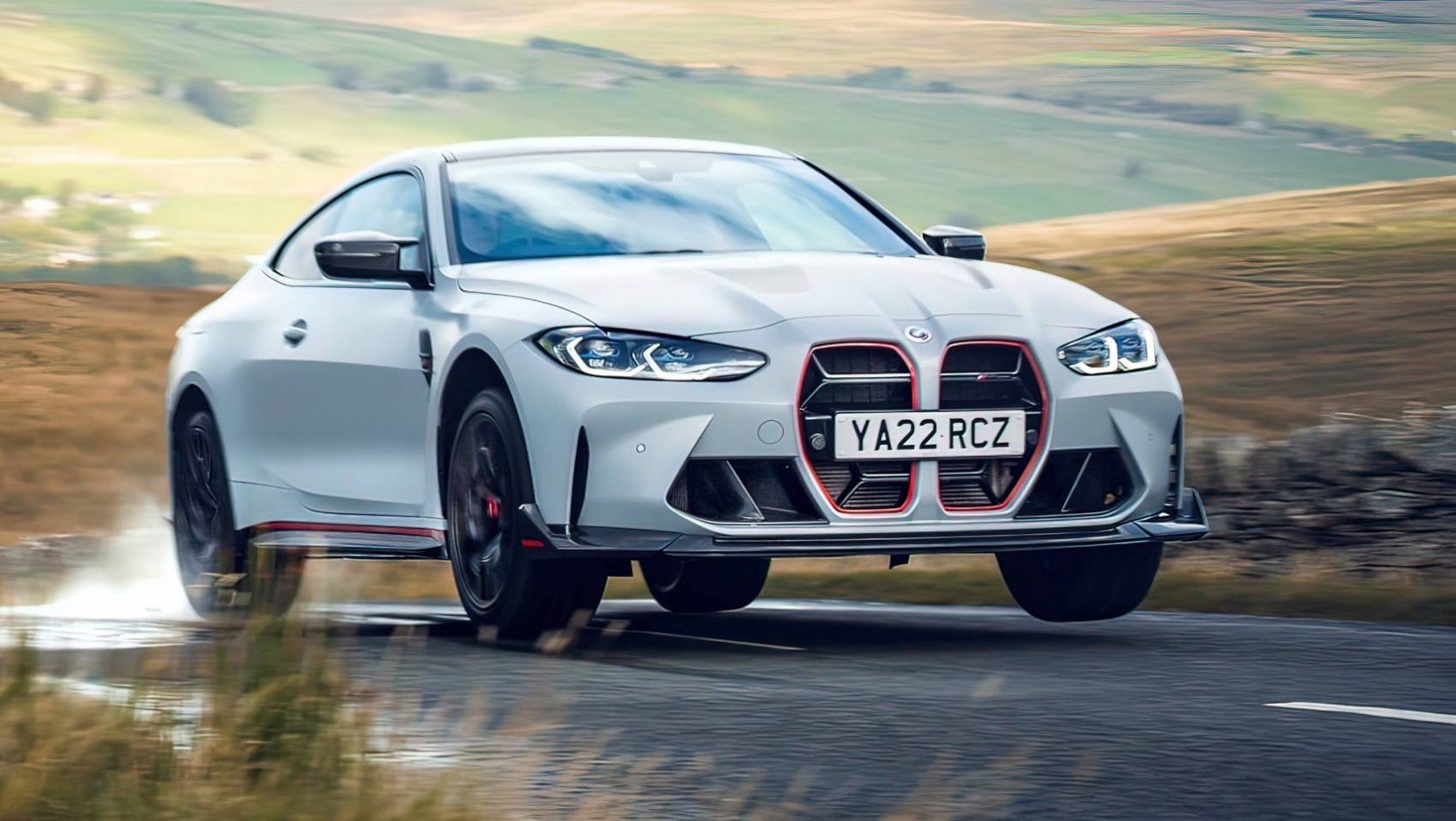 BMW M4 CSL na drodze