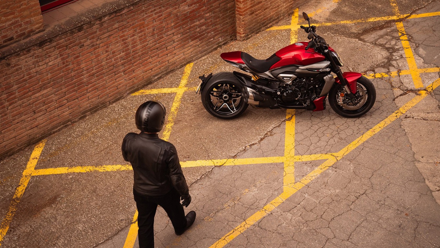 Nowy Ducati XDiavel V4 2025 - na ulicy