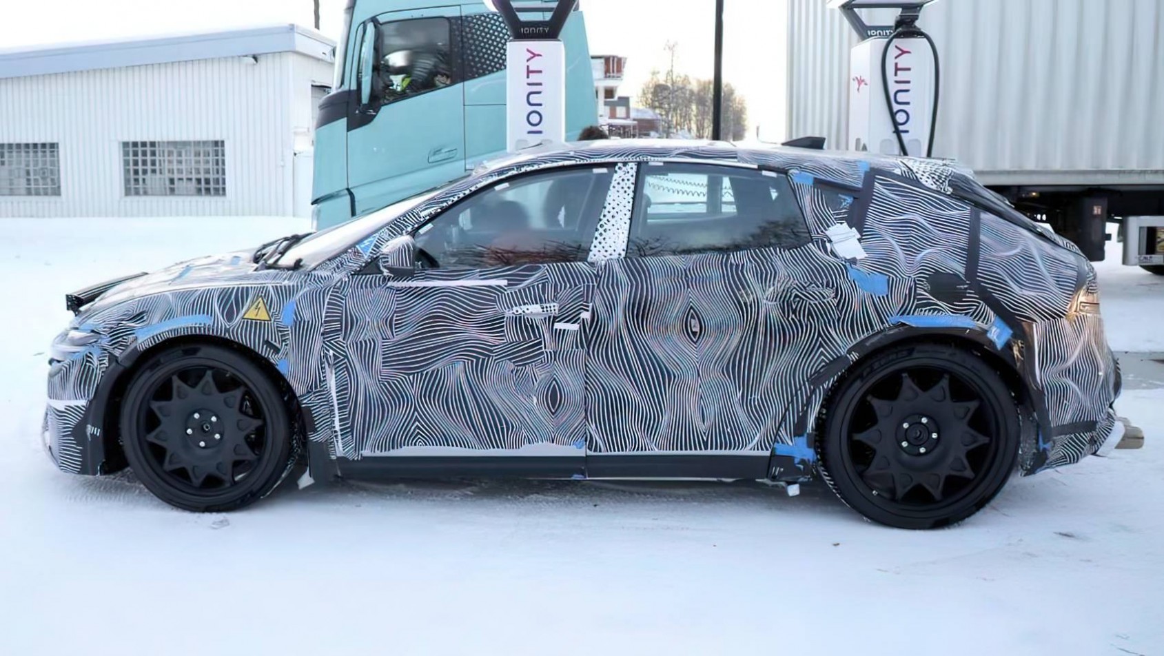 Ferrari EV testy zimowe