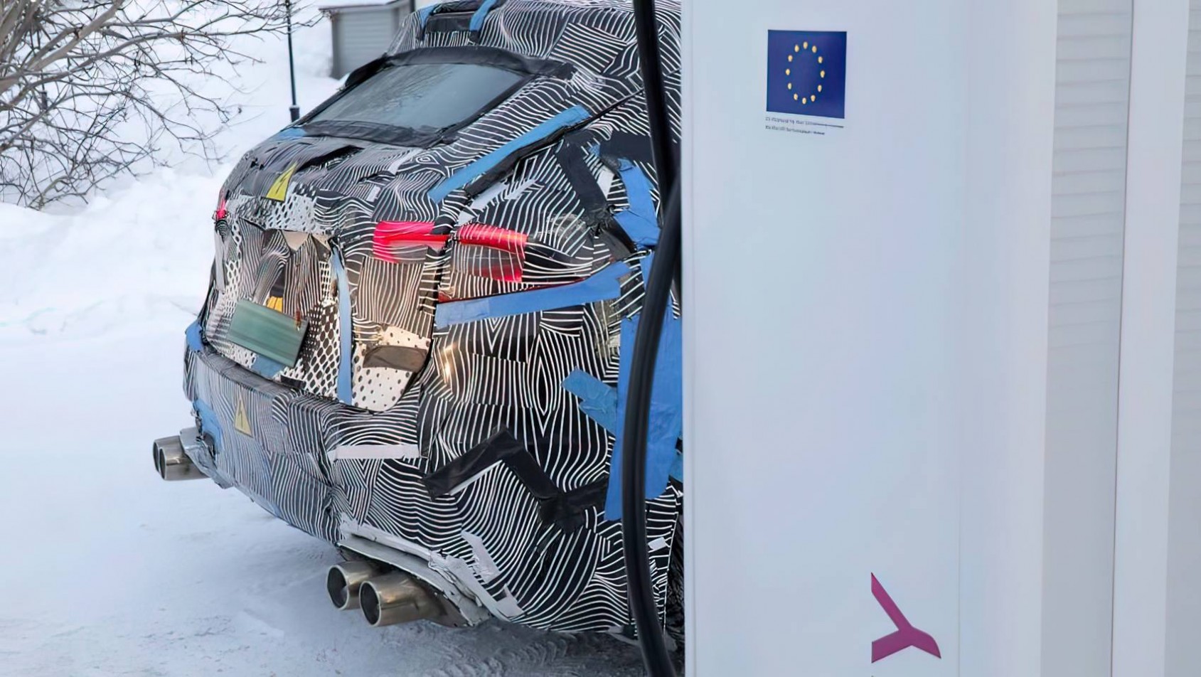 Ferrari EV fake wydech