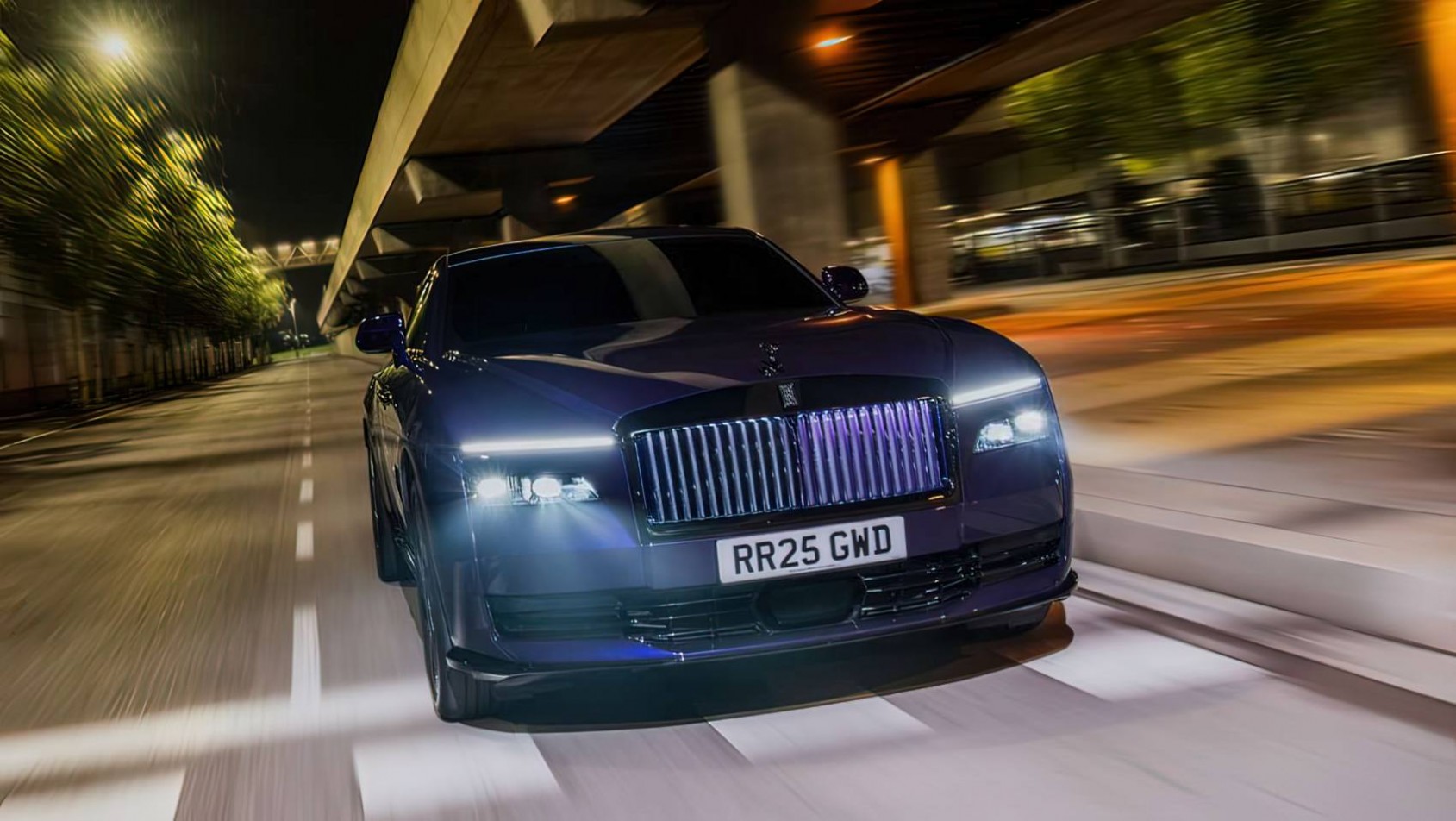 Rolls-Royce Spectre Black Badge podświetlany grill