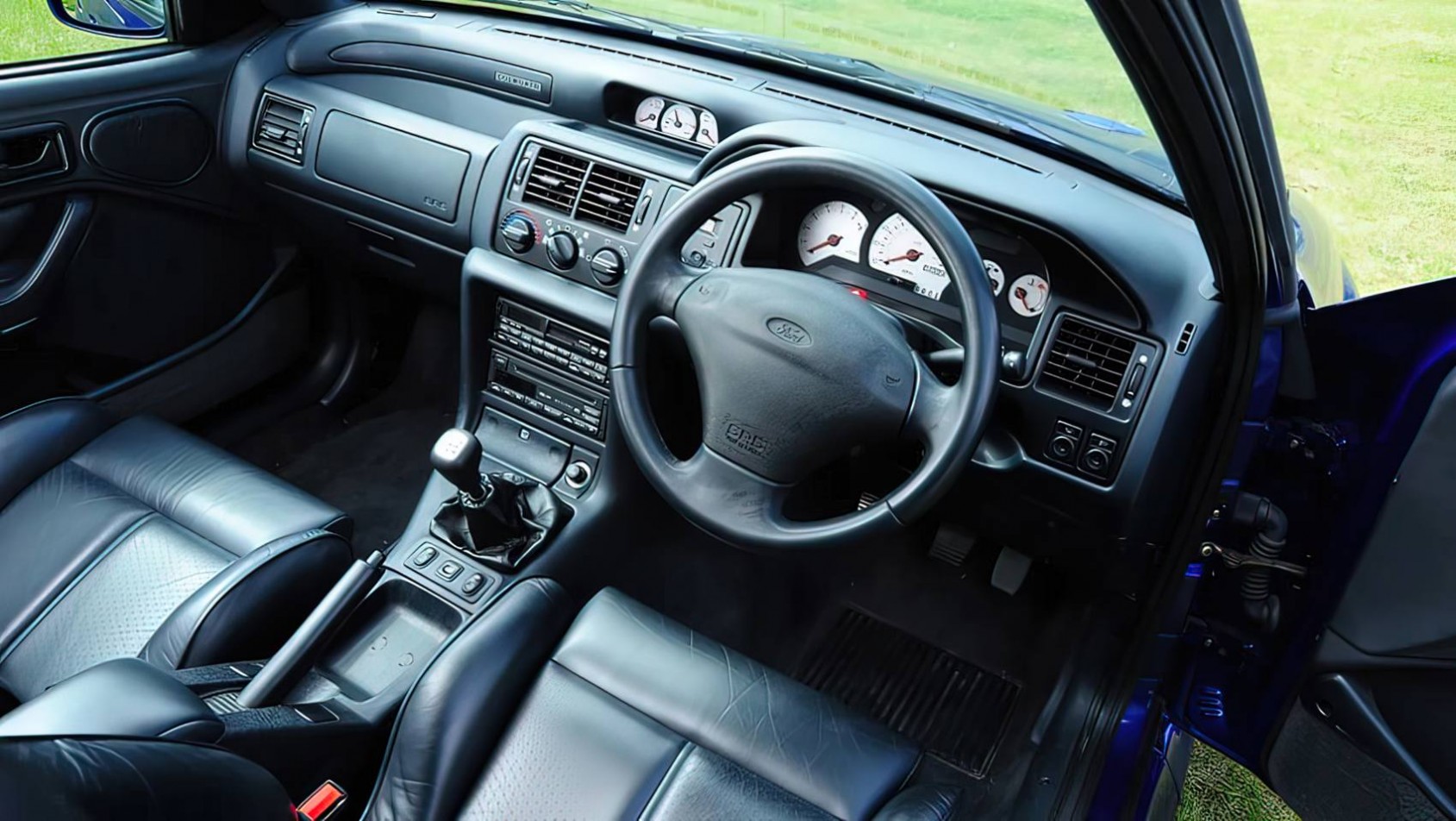 Ford Escort RS Cosworth wnętrze