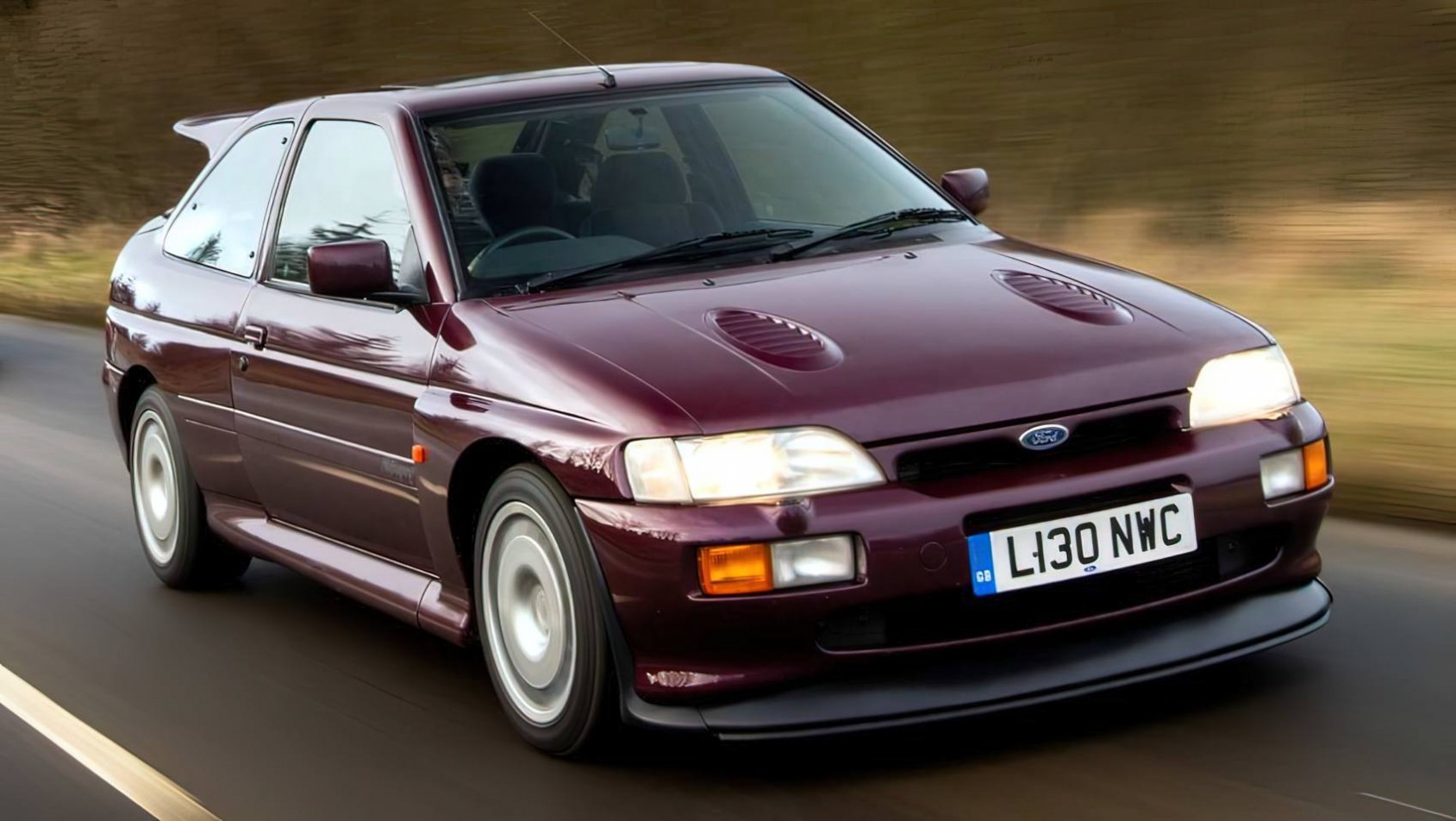 Ford Escort RS Cosworth design przód