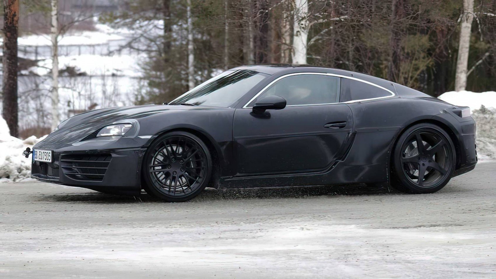 2025 Porsche 718 Cayman EV testy zimowe