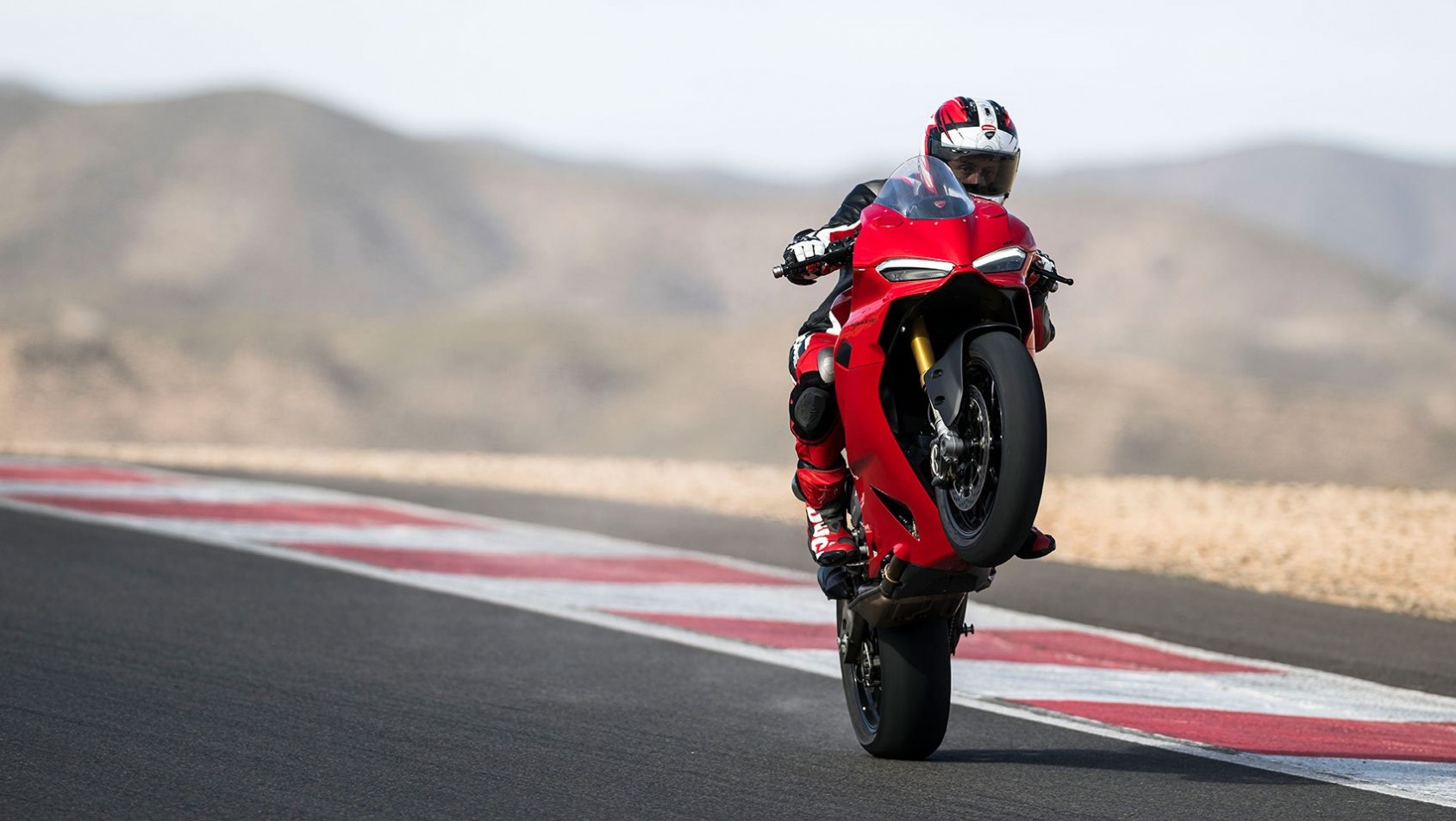 Ducati Panigale V2 2025