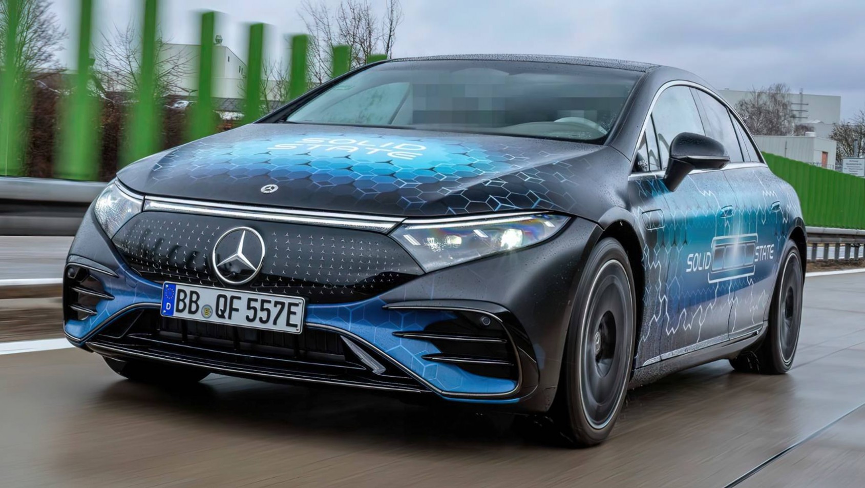 Mercedes EQS z akumulatorem półprzewodnikowym