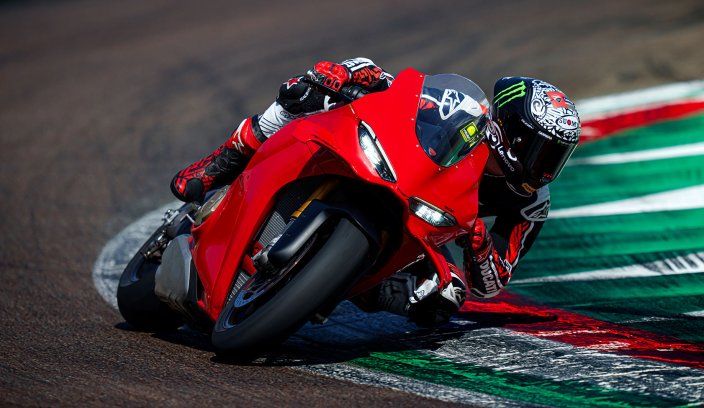 Ducati Panigale V4 na torze