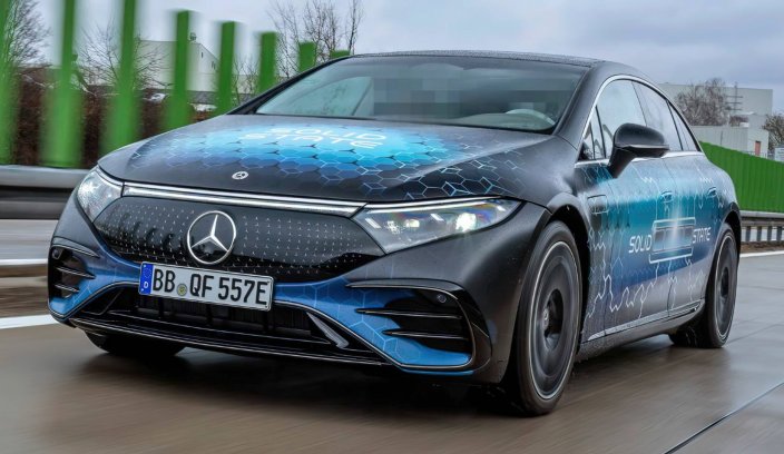 Mercedes EQS z akumulatorem półprzewodnikowym