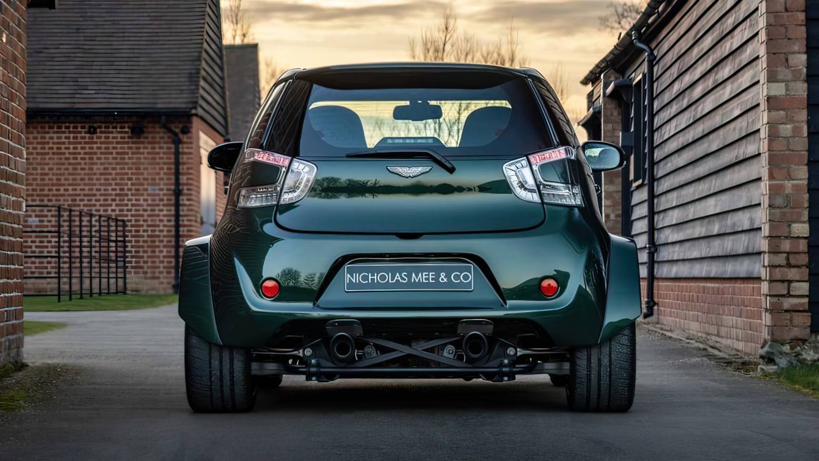 Aston Martin Cygnet V8 tył