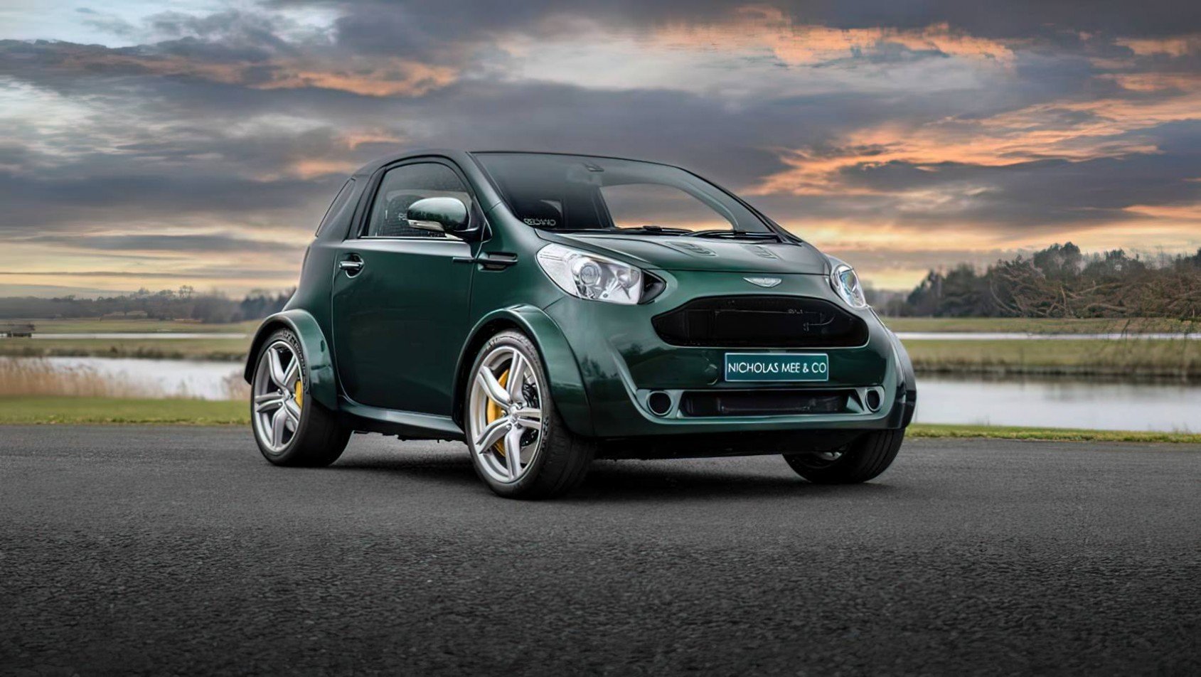 Aston Martin Cygnet V8 z 2018 roku