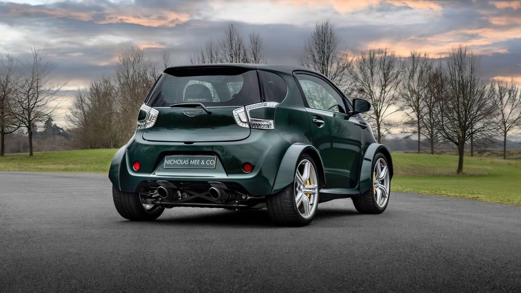 Aston Martin Cygnet V8 design