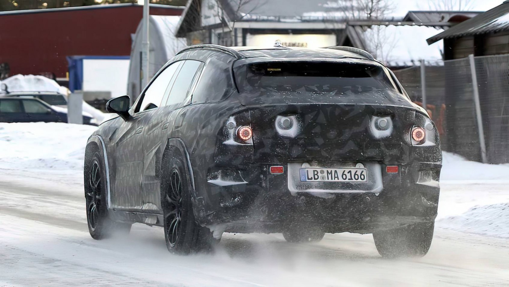 Mercedes-AMG SUV spyshot tył