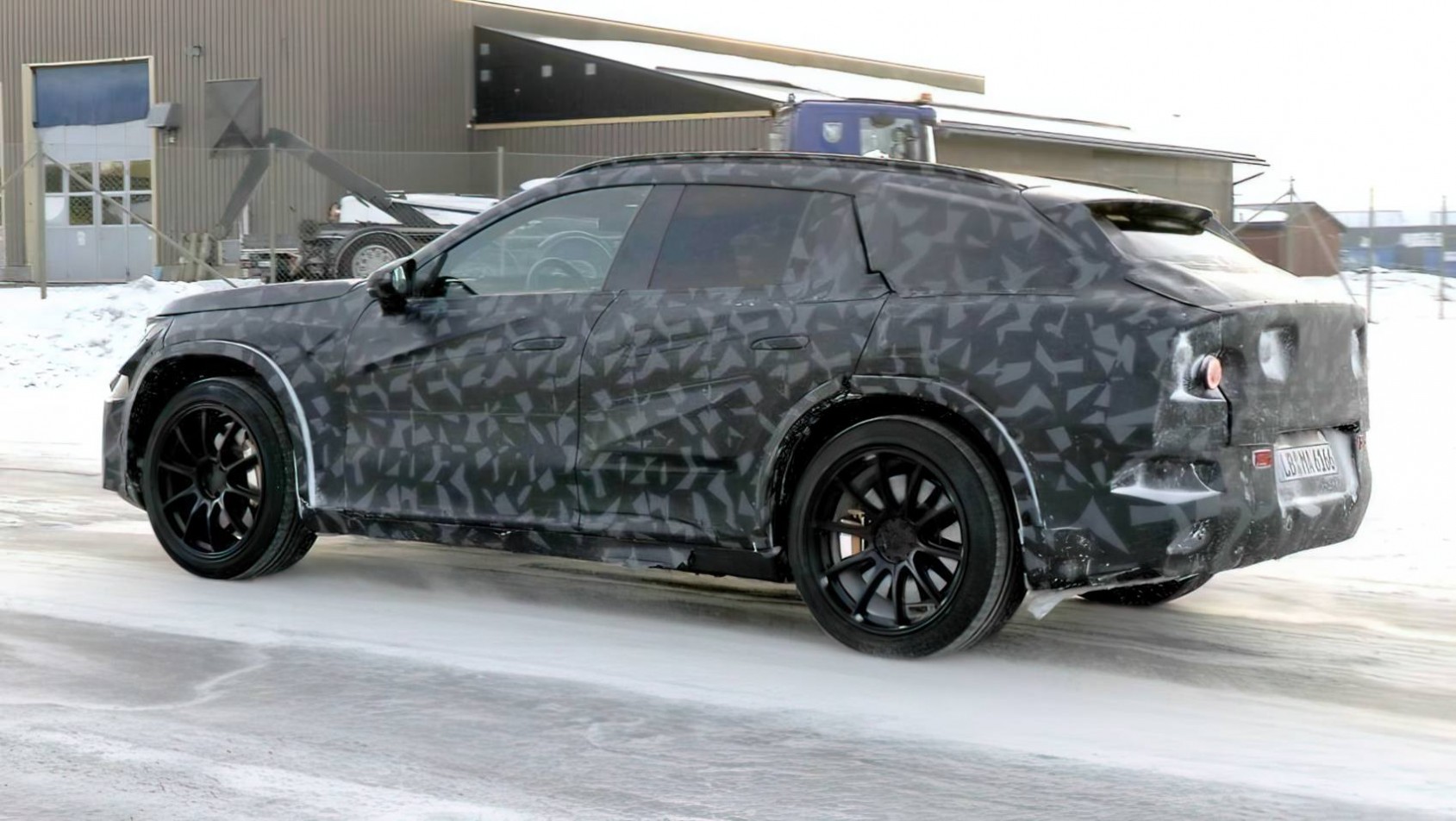 Mercedes-AMG SUV testy zimowe