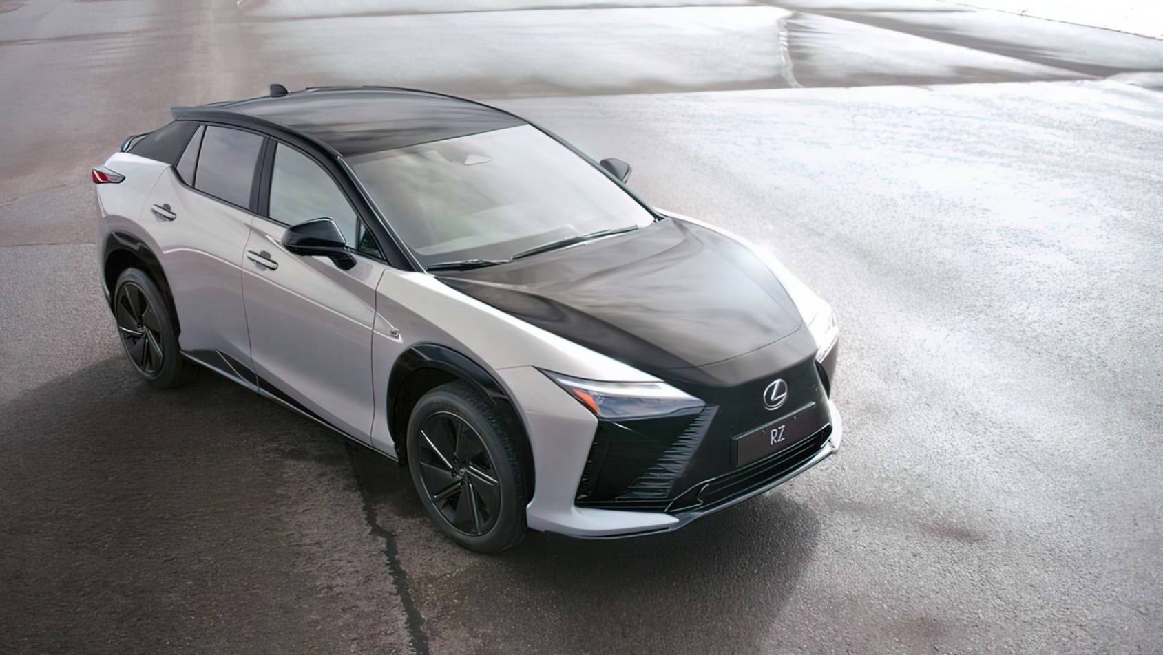 2025 Lexus RZ 550e F-Sport przód