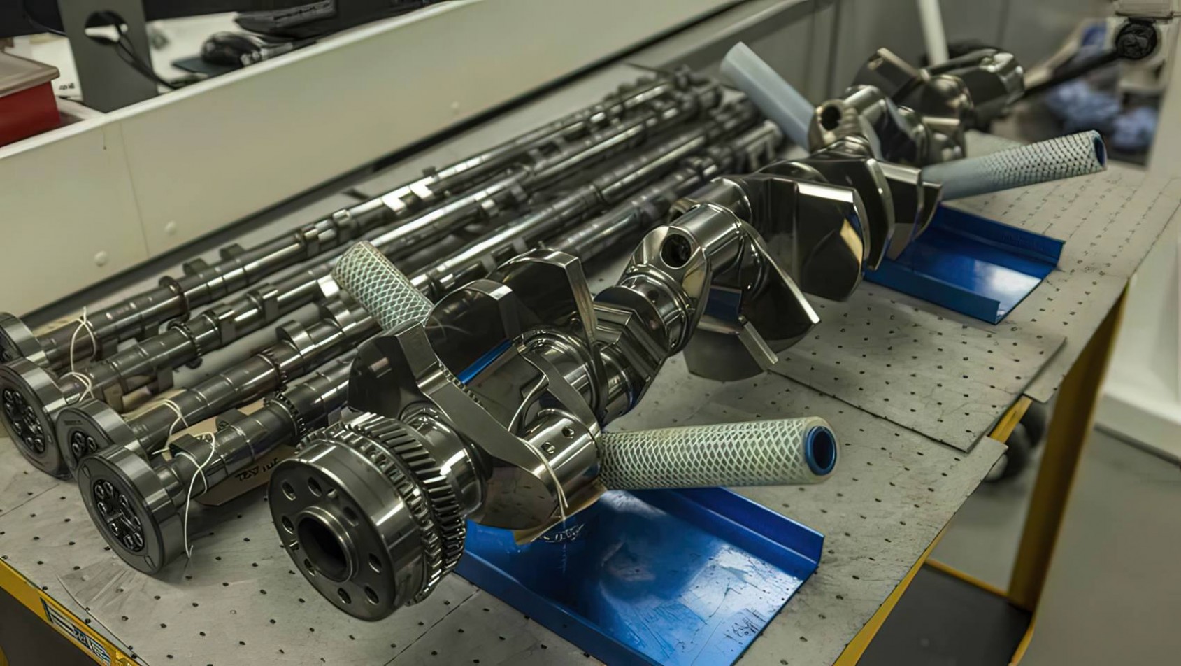 Cosworth wał korbowy