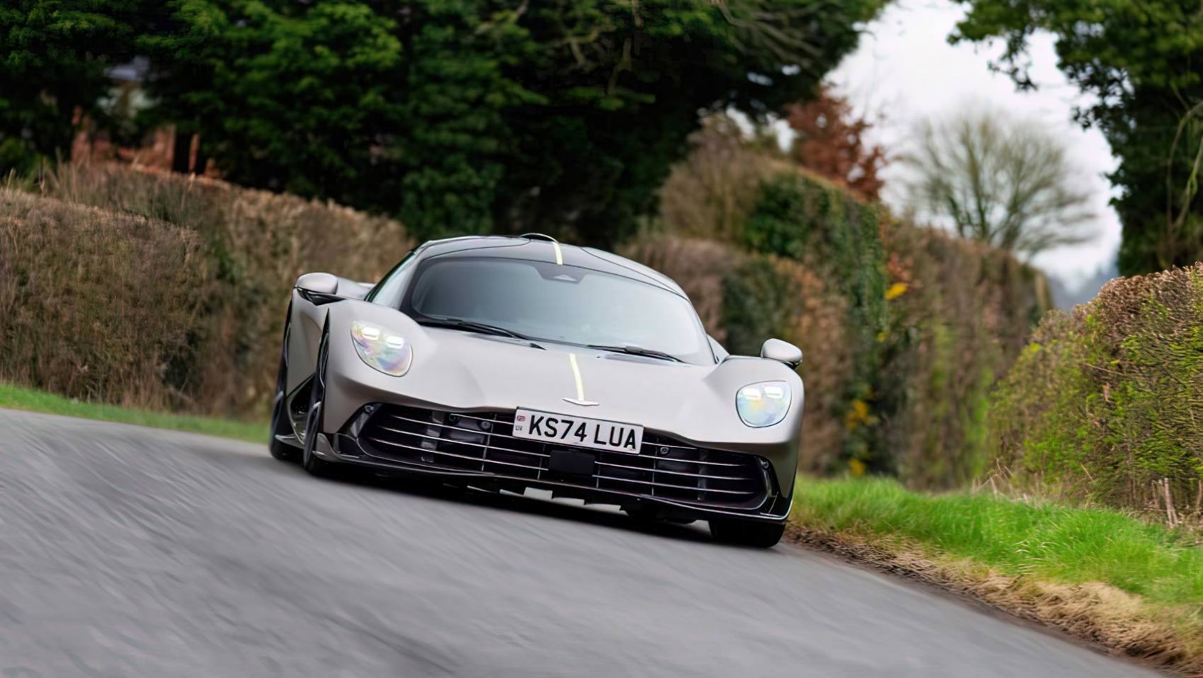 Aston Martin Valhalla na drodze publicznej