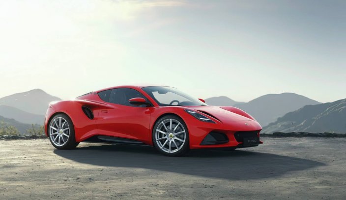 2025 Lotus Emira Turbo SE lifting