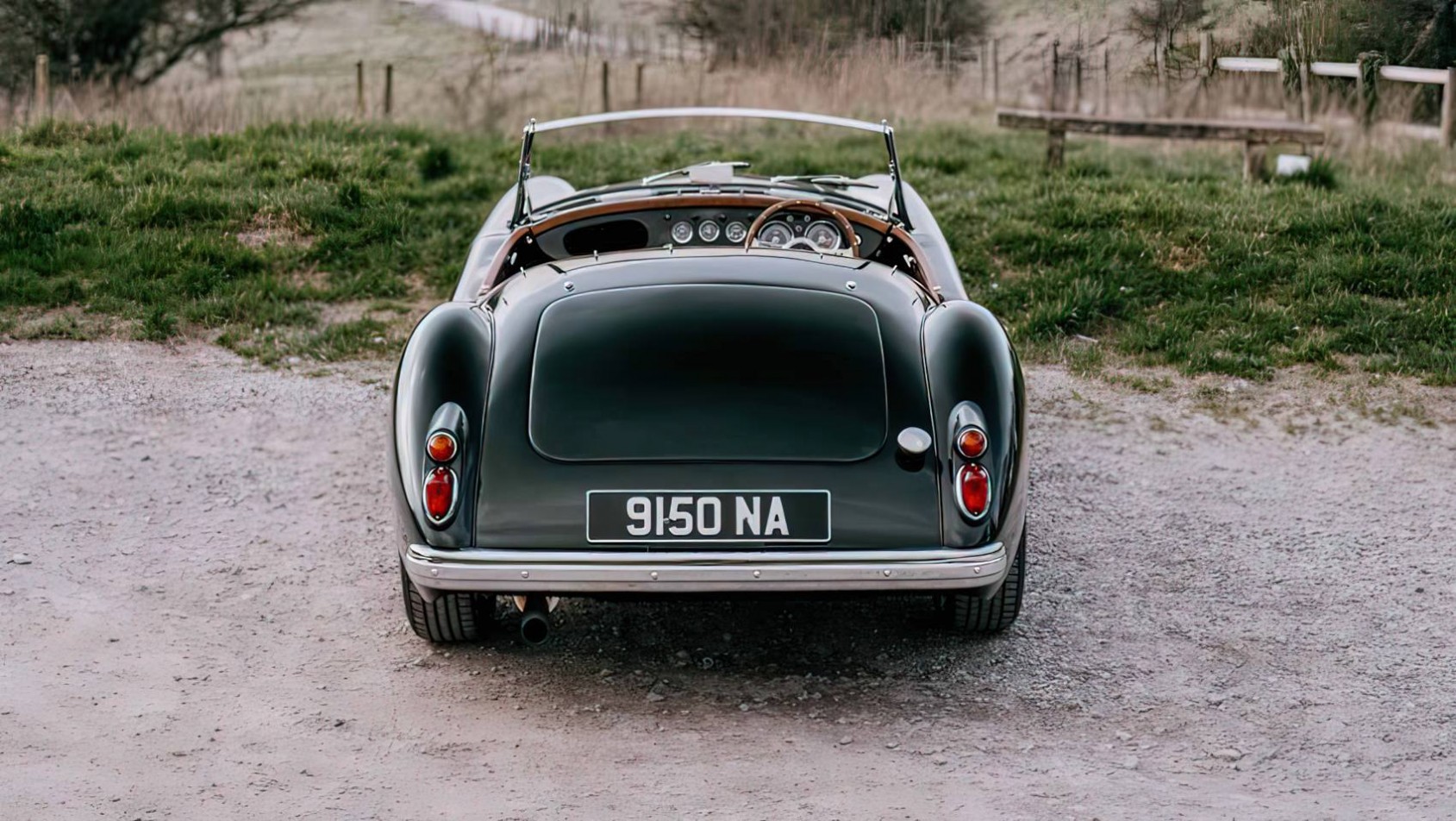 MGA Factory Edition Frontline MGA Factory Edition design tył
