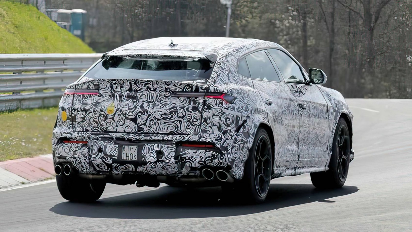 2026 Lamborghini Urus Performante lifting