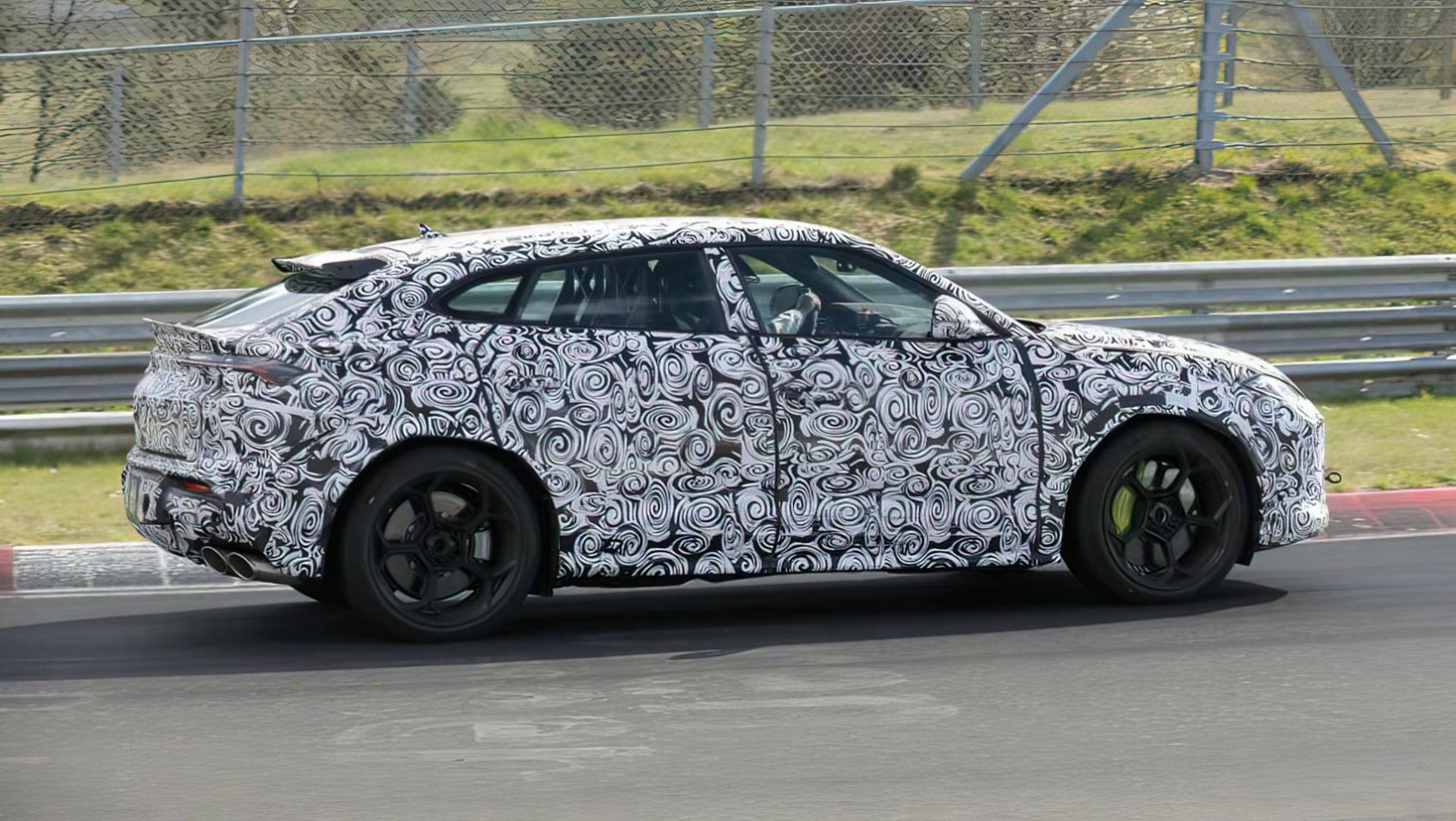 2026 Lamborghini Urus Performante kamuflaż