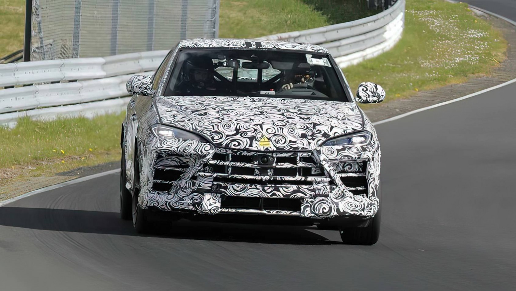 2026 Lamborghini Urus Performante przed premierą