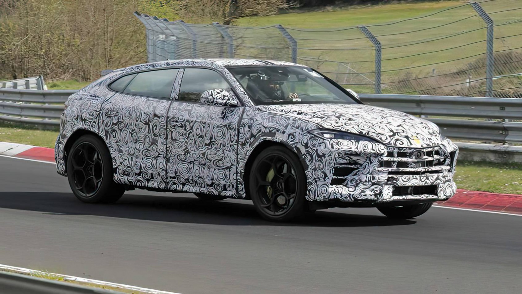 2026 Lamborghini Urus Performante maskowanie