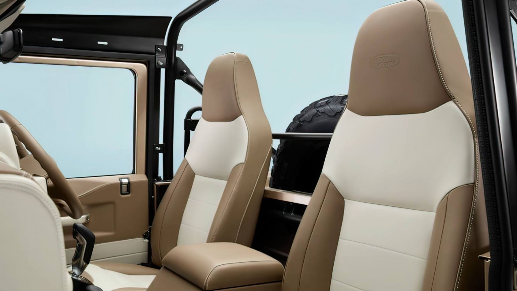 Land Rover Defender Soft Top V8 wykończenie