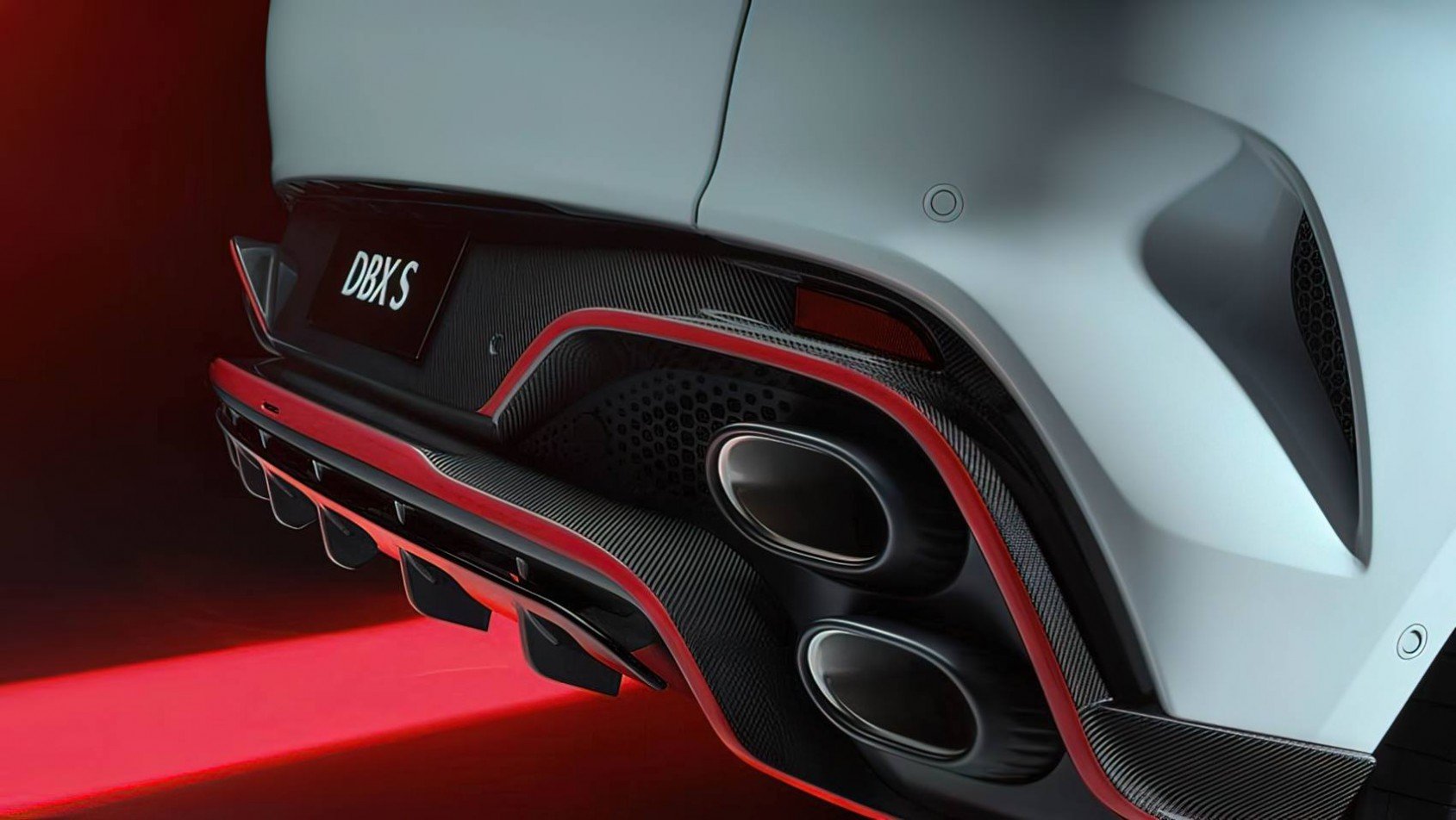 Aston Martin DBX S wydech